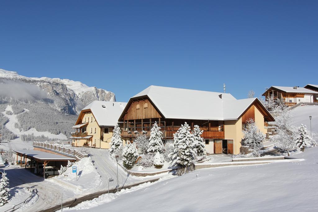 Taela Apartments San Cassiano  Esterno foto