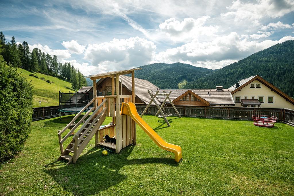 Taela Apartments San Cassiano  Esterno foto