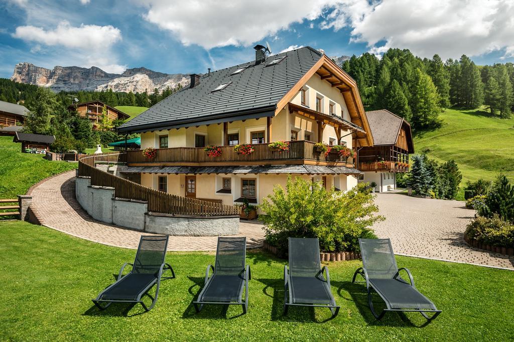 Taela Apartments San Cassiano  Esterno foto