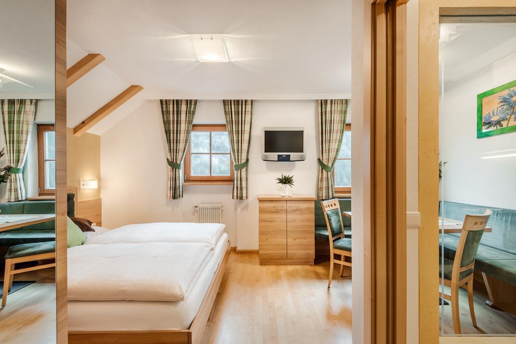Taela Apartments San Cassiano  Esterno foto