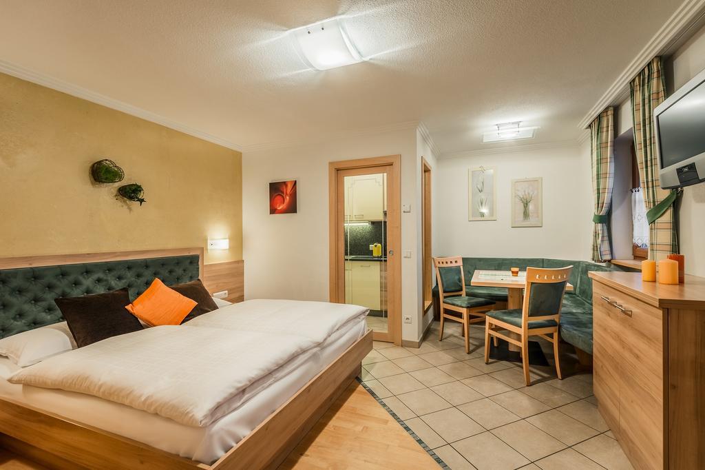 Taela Apartments San Cassiano  Esterno foto